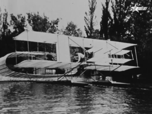 LF2M E4 06 .jpg
